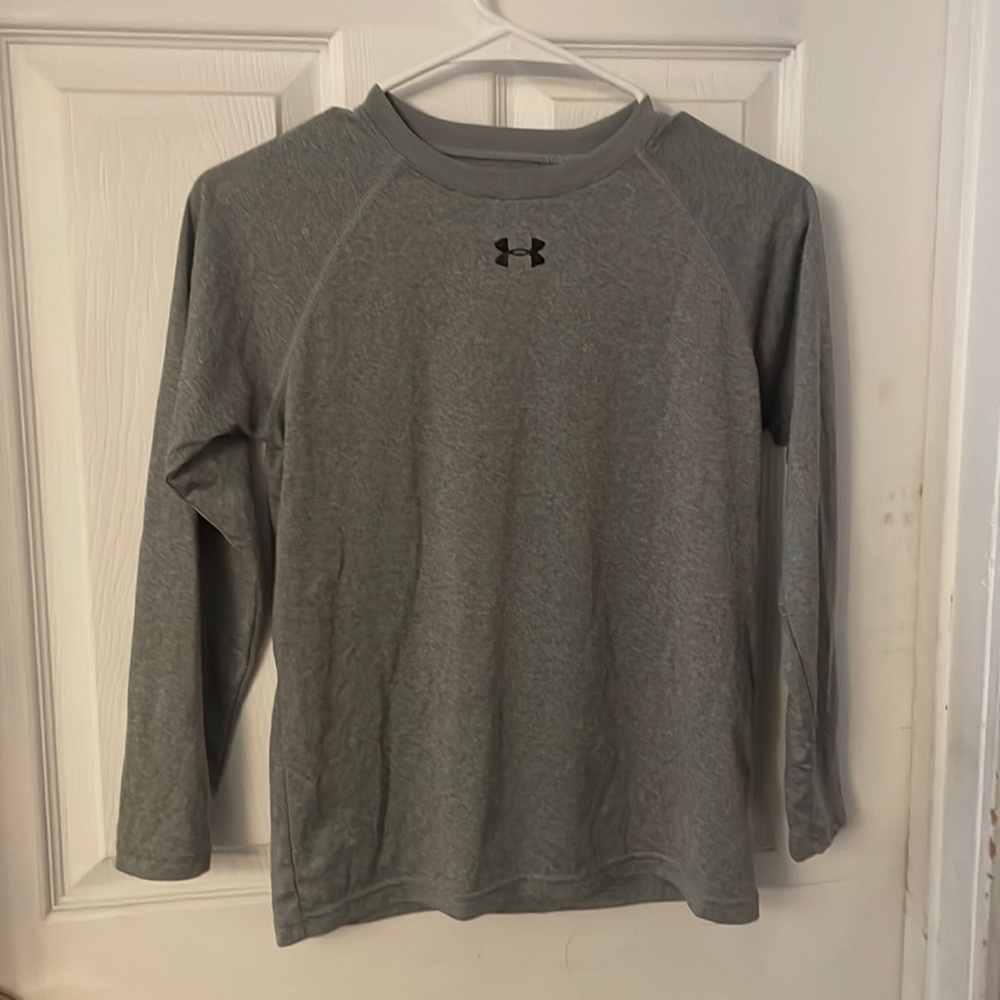 Under Armour youth medium long sleeve shirt